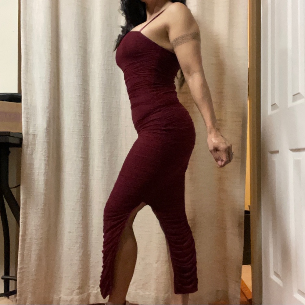 FASHION NOVA Ruched Midi Dress - Picture 3 of 4